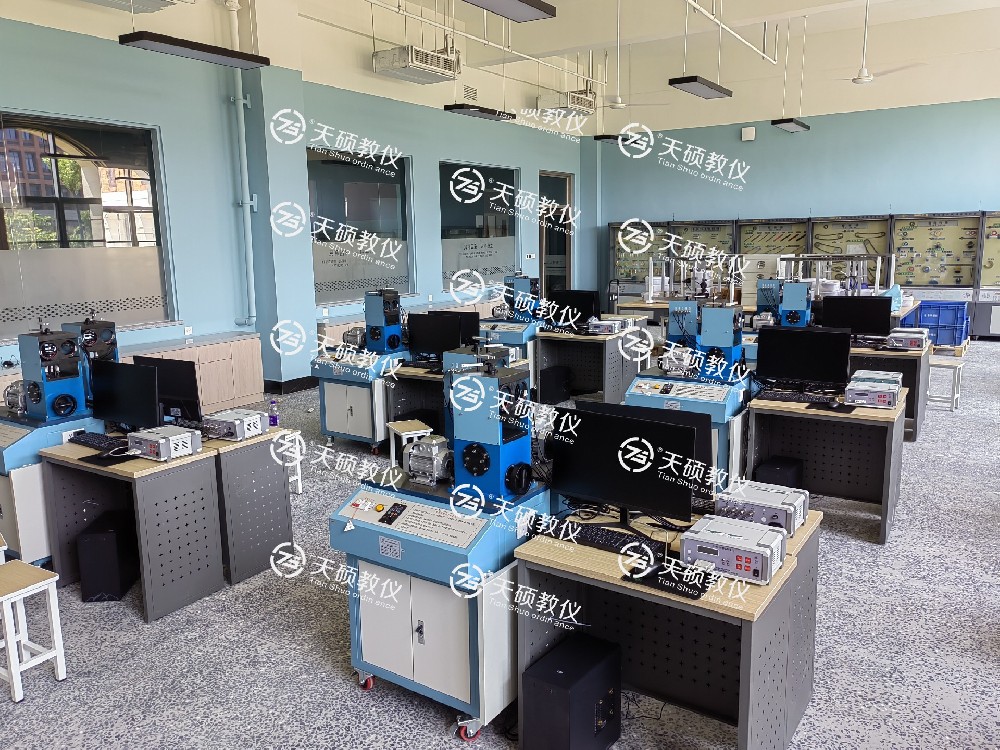 中原科技學(xué)院新校區(qū)理工學(xué)部實(shí)驗(yàn)室建設(shè)項目 順利安裝、調(diào)試、培訓(xùn)、驗(yàn)收通過